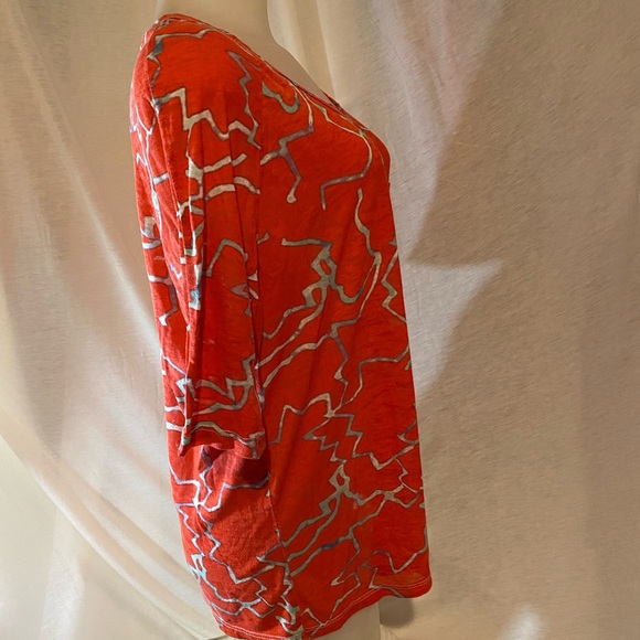 Urban Outfitters Basic Tee - Picture 2 of 4